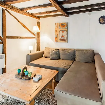 Characteristic Holiday In With Balcony Hébergement de vacances Cherain