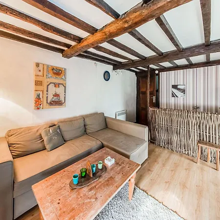 Characteristic Holiday In With Balcony Holiday home