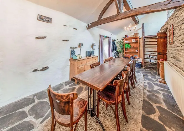 Characteristic Holiday In With Balcony Hébergement de vacances