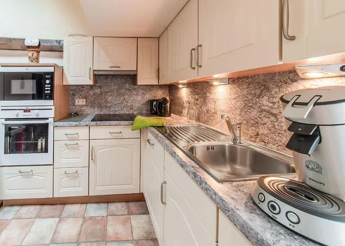 Characteristic Holiday In With Balcony Hébergement de vacances