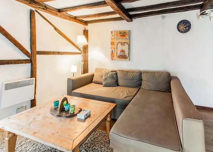 Characteristic Holiday In With Balcony Hébergement de vacances Cherain
